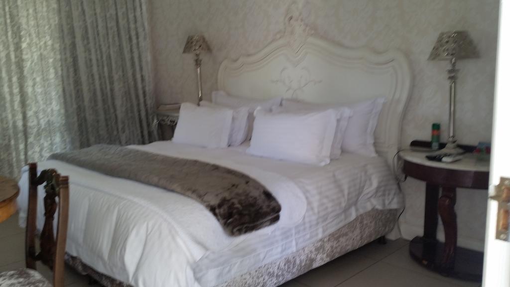 La Riviera Boutique Guesthouse & Spa Aliwal North Chambre photo